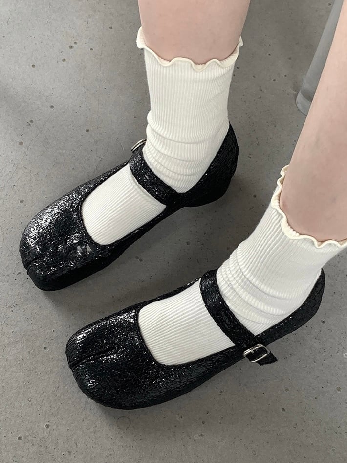 ≪ 3c's ≫ tabi strap glitter shoes