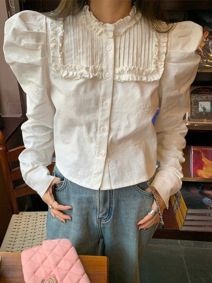 embroidery mutton sleeve blouse