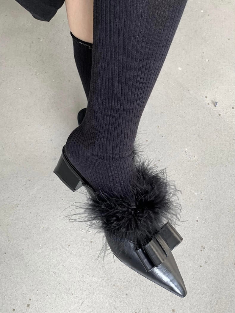 ≪ 2c's ≫ ribbon fur pointed toe